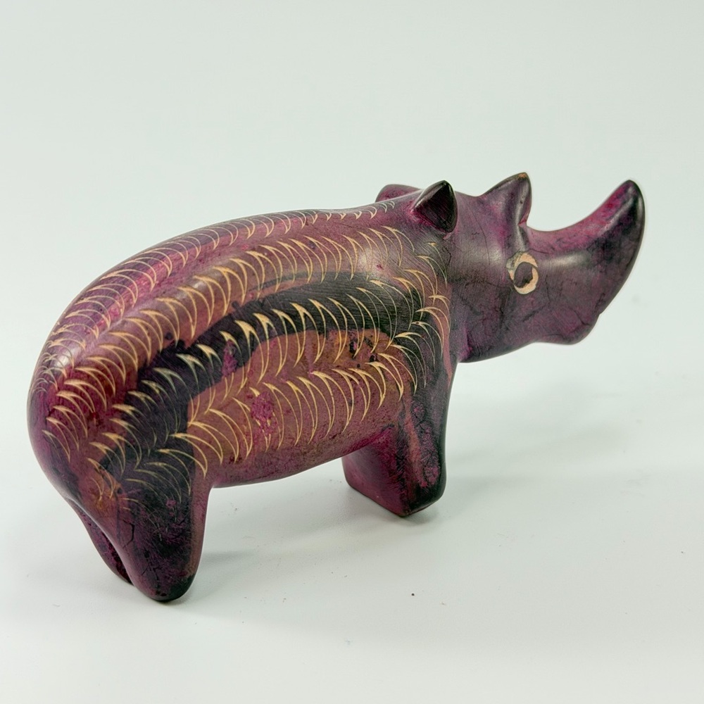 African Folk Art Carved Soapstone Rhino Rhinousorus Figurine Kisii Tribe Kenya